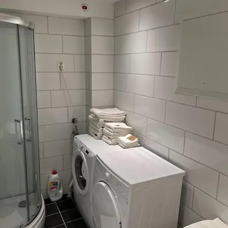Sentral 4-Roms Leilighet I Trollbakken Tromsø Esterno foto