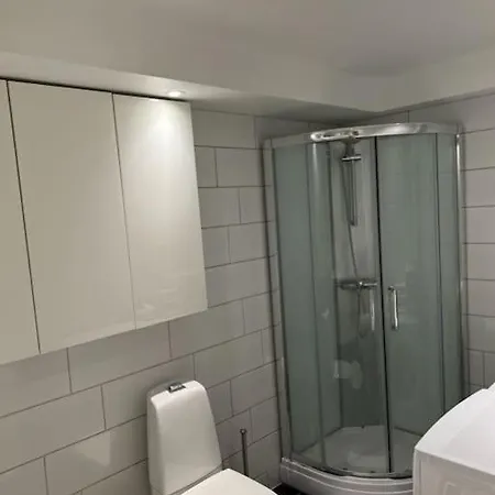 Sentral 4-Roms Leilighet I Trollbakken Tromsø Esterno foto