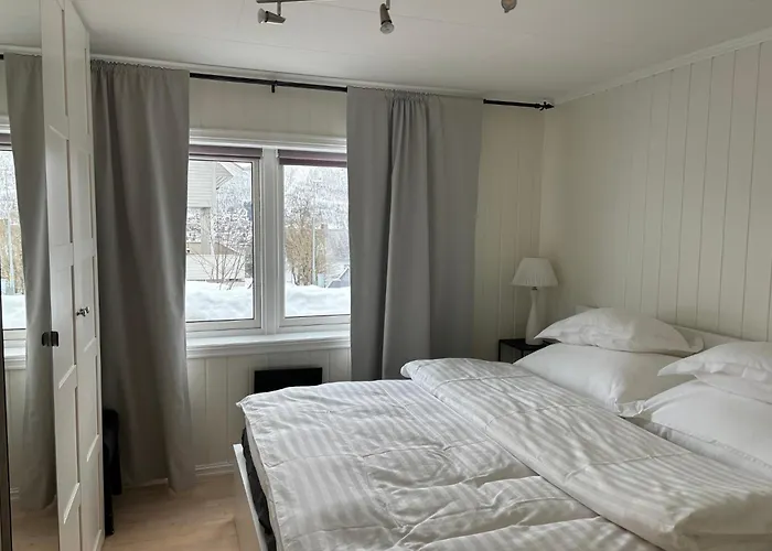 Sentral 4-Roms Leilighet I Trollbakken